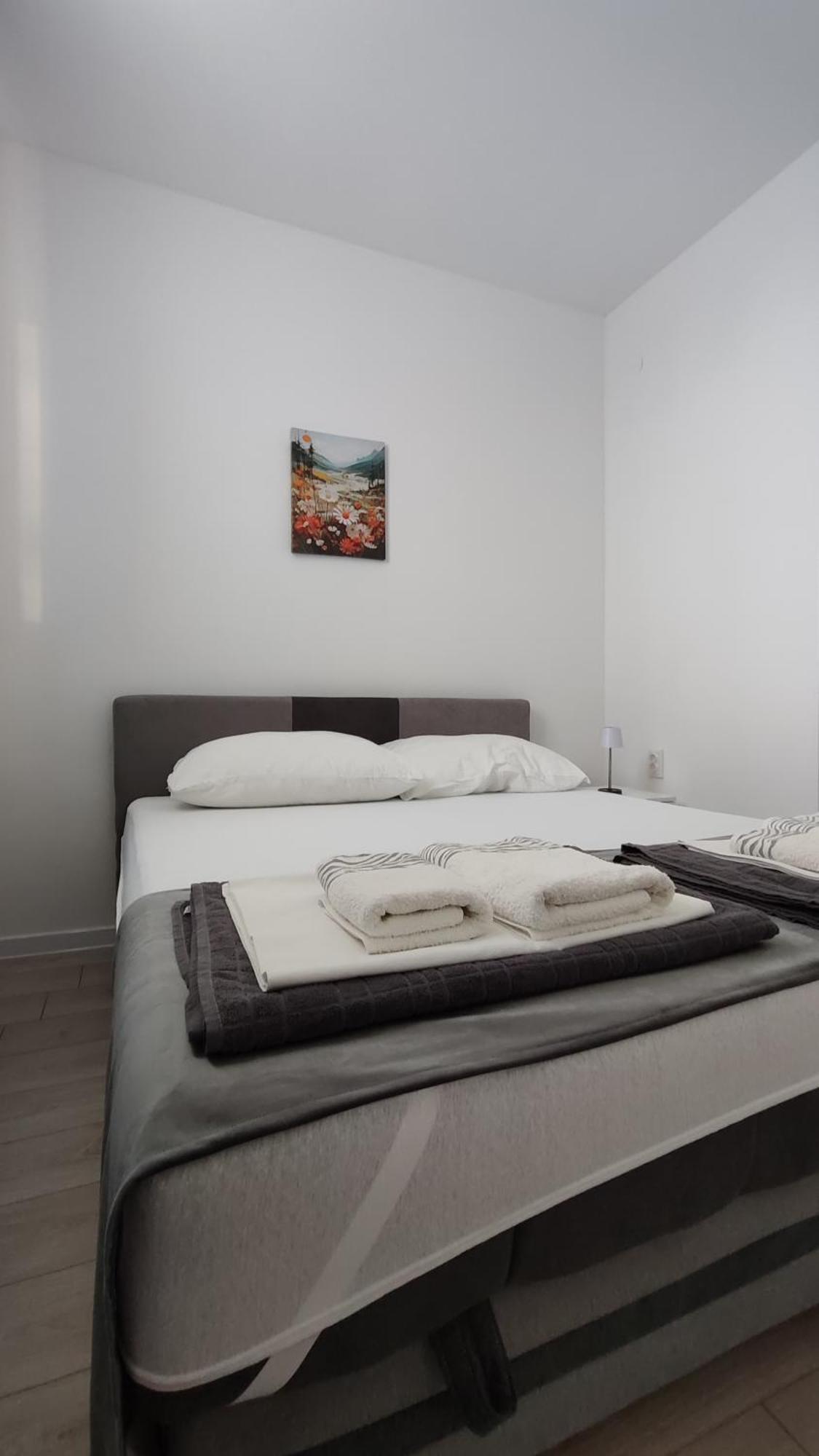 Apartments Glibic Заострог Экстерьер фото